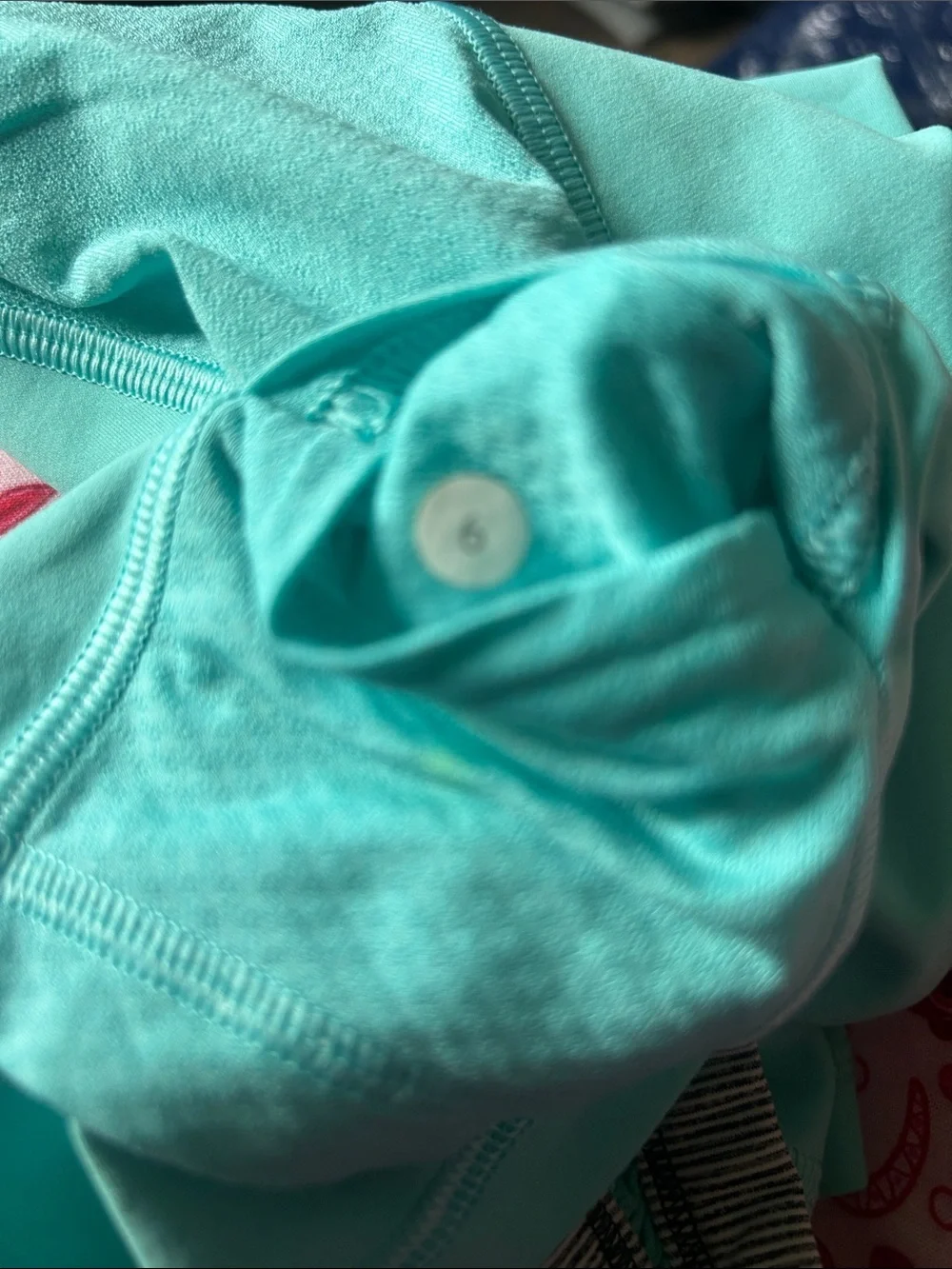 Lululemon Light Teal Strappy Tank  Contrast Trim Sz 6